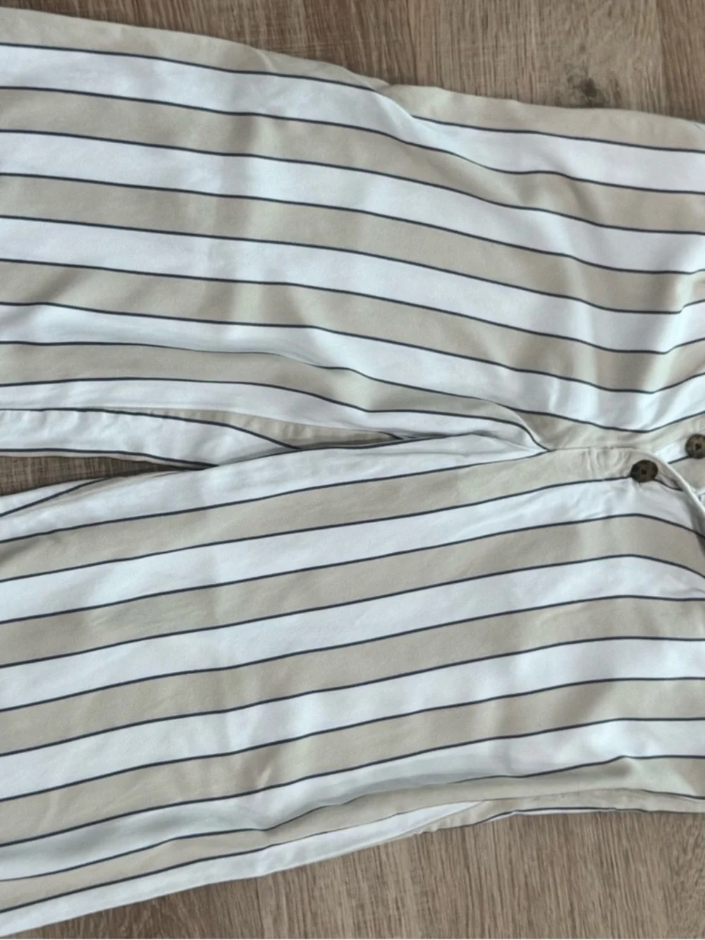 Abercrombie & Fitch Cream Wide-Leg Striped Button-Front Pants - Picture 2 of 8